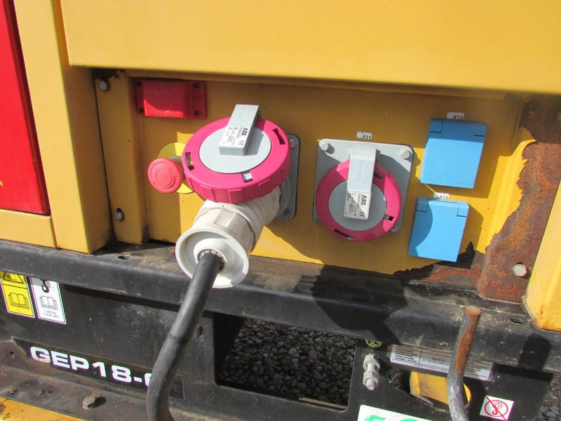 Olympian GEP 18-6 Lichtmast Zeppelin Lichtgiraffe Anhänger - Generator set: picture 4 Olympian GEP 18-6 Lichtmast Zeppelin Lichtgiraffe Anhänger - Generator set: picture 4