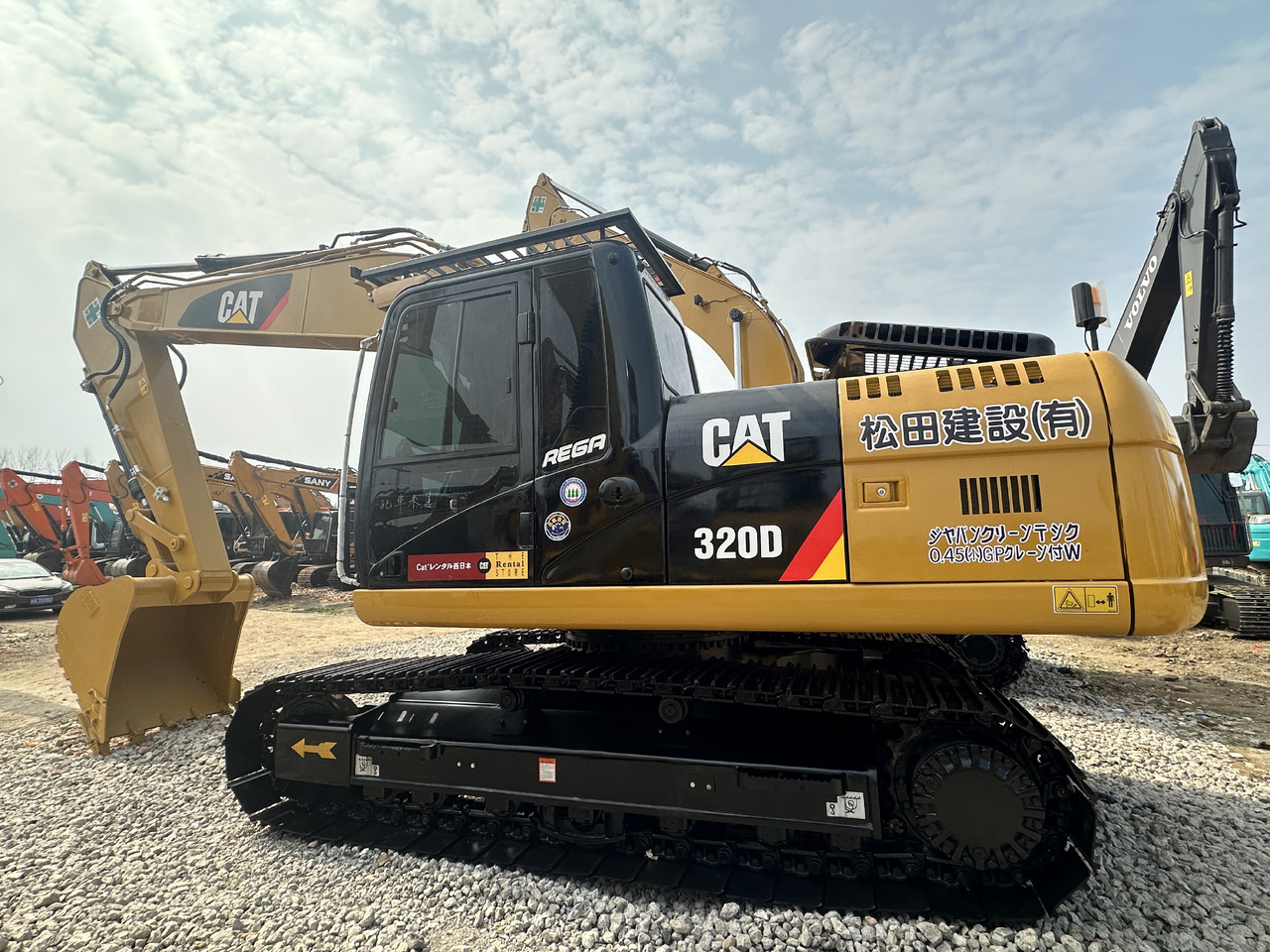 CATERPILLAR 320D2 - Crawler excavator: picture 1 CATERPILLAR 320D2 - Crawler excavator: picture 1