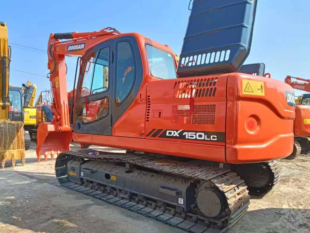Doosan DX150 - Crawler excavator: picture 1 Doosan DX150 - Crawler excavator: picture 1