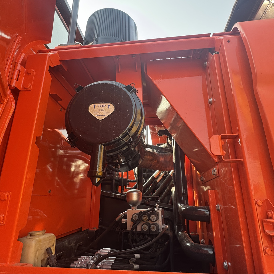 Doosan DX300-9C - Crawler excavator: picture 4 Doosan DX300-9C - Crawler excavator: picture 4