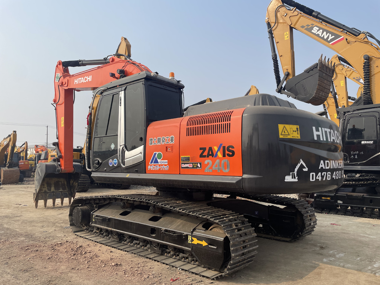 HITACHI ZX240 - Crawler excavator: picture 1 HITACHI ZX240 - Crawler excavator: picture 1