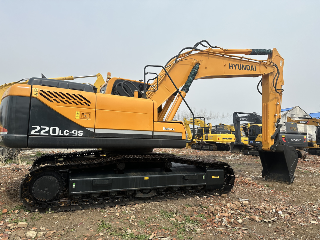 Crawler excavator Hyundai 220LC-9S: picture 1