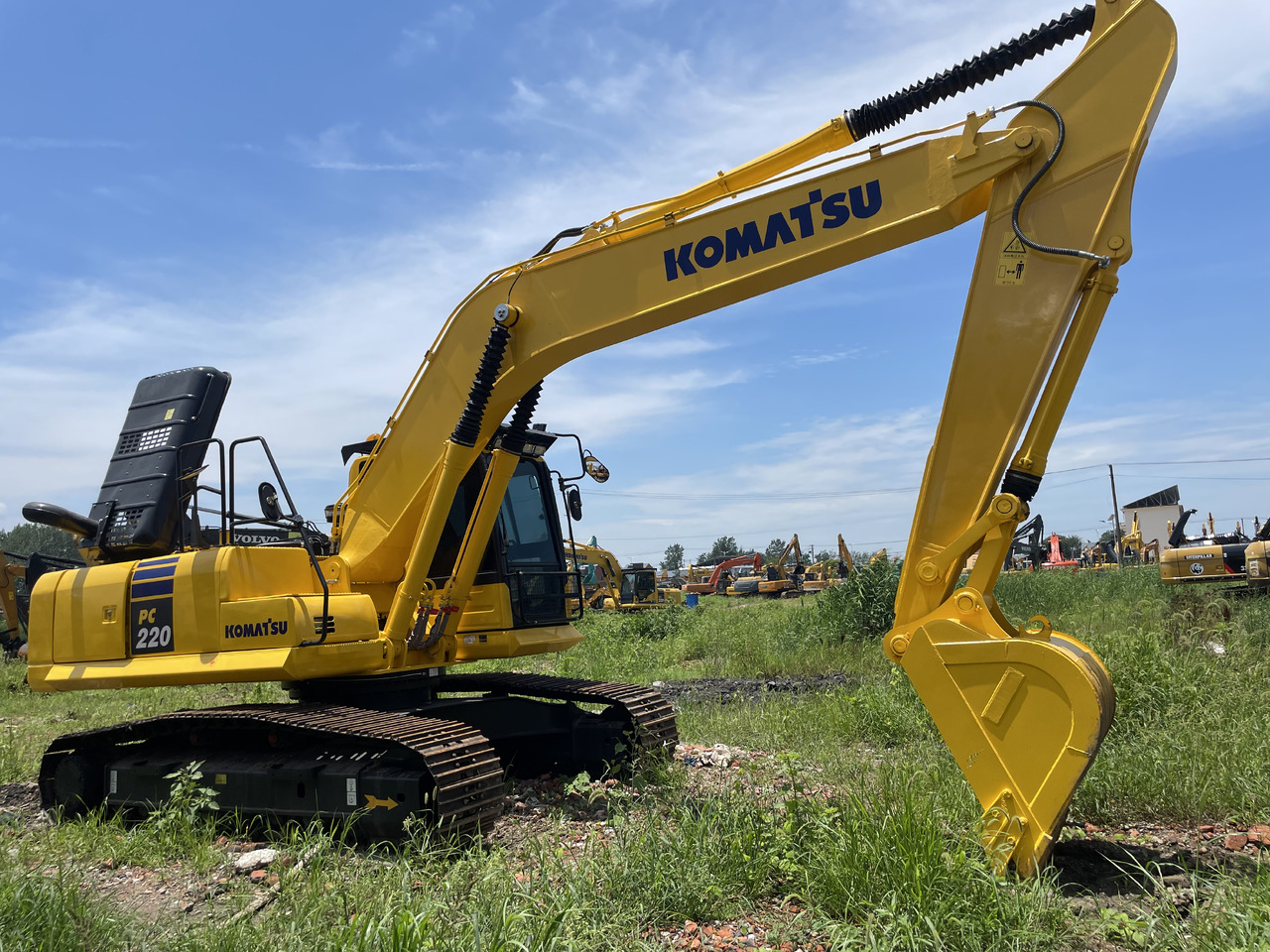KOMATSU PC 220-8 - Crawler excavator: picture 3 KOMATSU PC 220-8 - Crawler excavator: picture 3