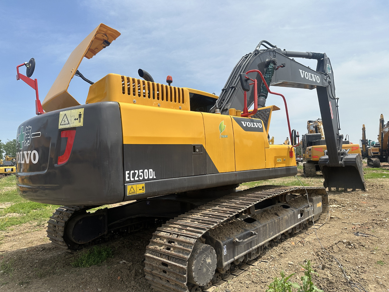 Crawler excavator VOLVO EC250D: picture 6