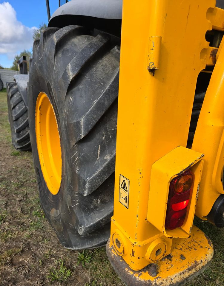 Backhoe loader JCB: picture 16