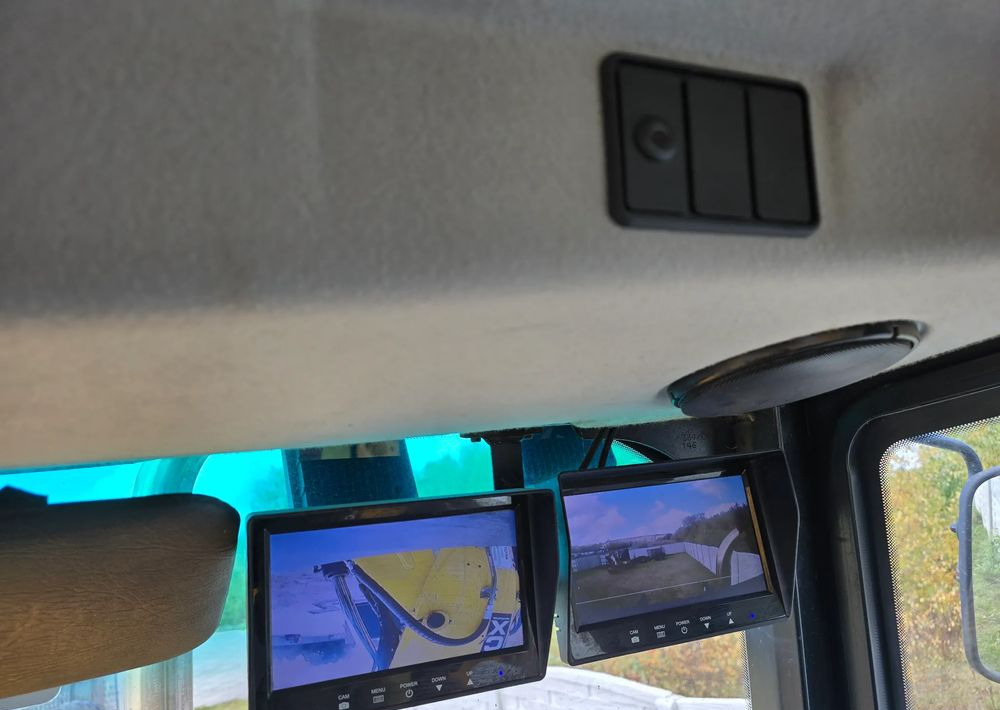 Backhoe loader JCB: picture 8