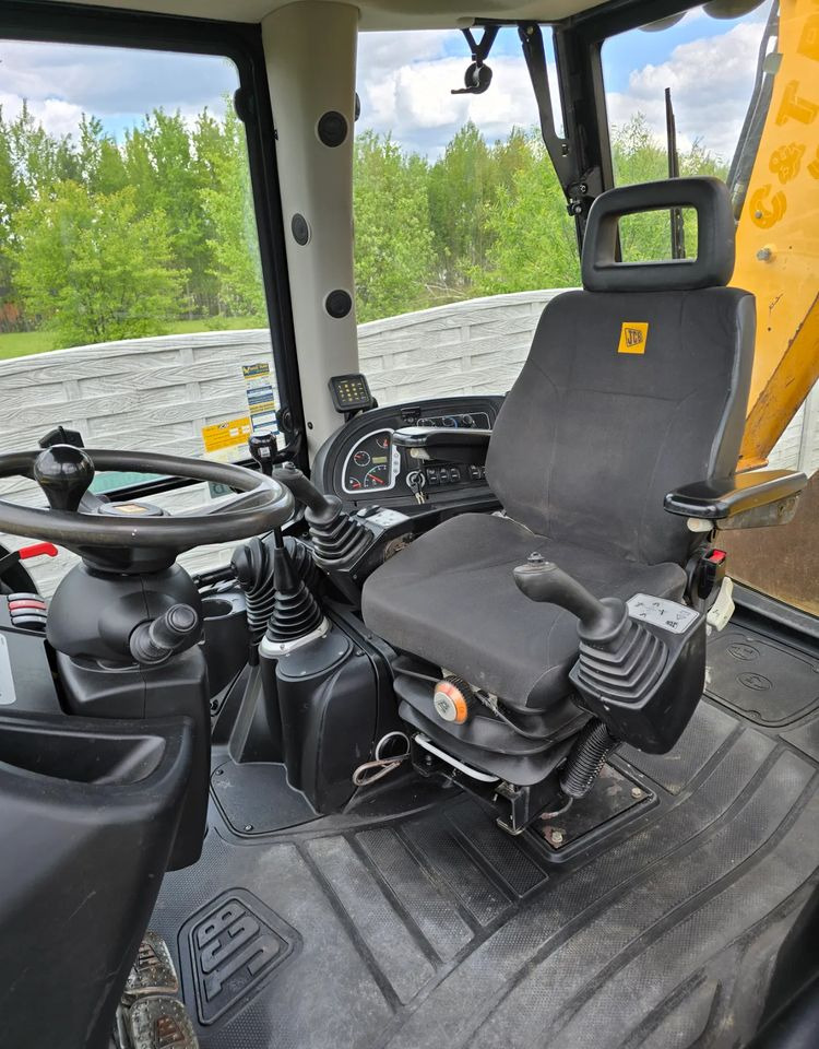 JCB - Backhoe loader: picture 3 JCB - Backhoe loader: picture 3