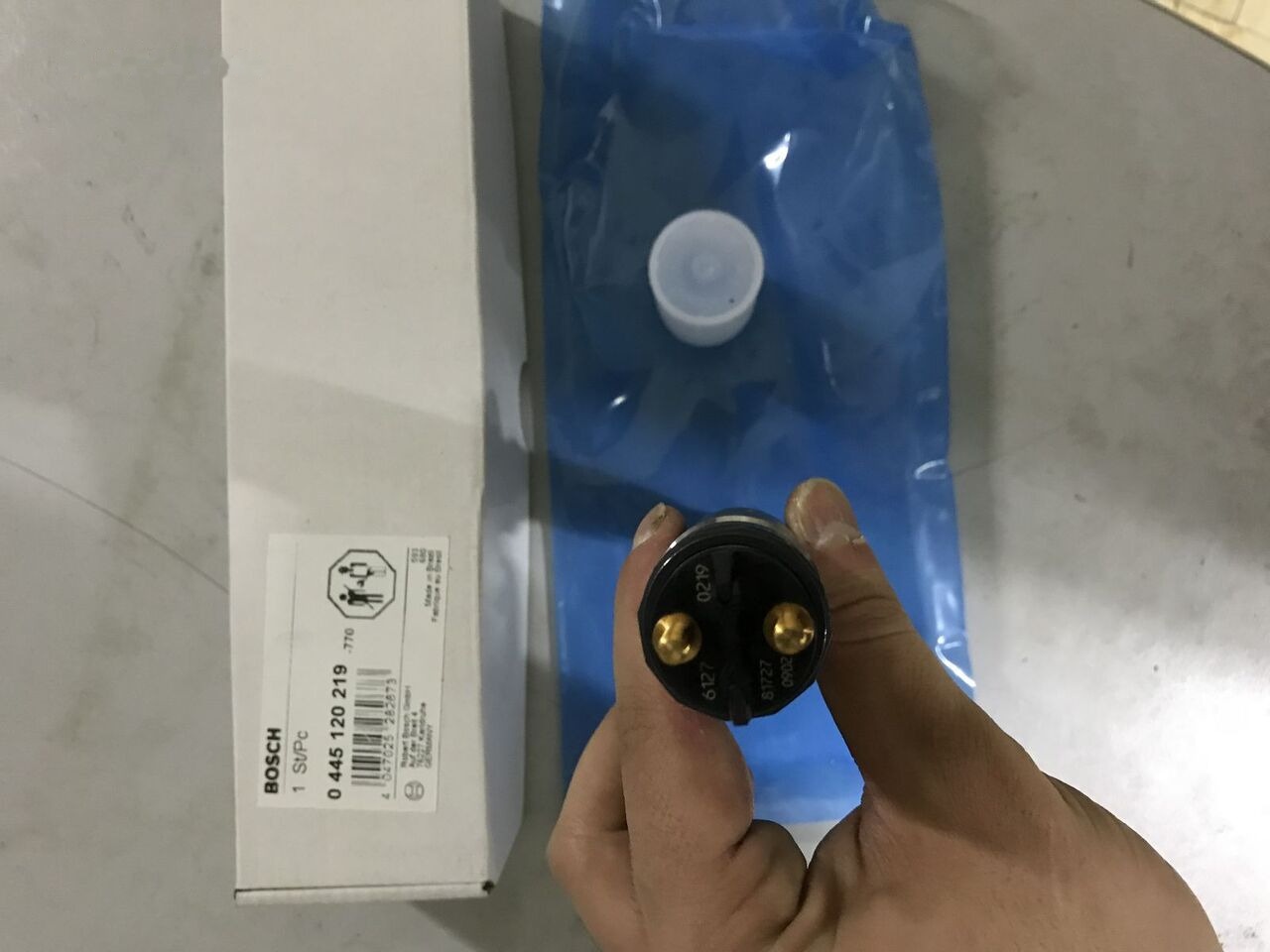 Bosch 2018 51101006127 Bosch MAN TGX-T GS truck - Injector for Truck: picture 1 Bosch 2018 51101006127 Bosch MAN TGX-T GS truck - Injector for Truck: picture 1