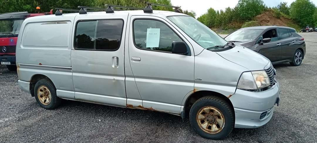 2008 Toyota Hiace 4WD og 2007 Toyota Hiace selges samlet - Car: picture 3 2008 Toyota Hiace 4WD og 2007 Toyota Hiace selges samlet - Car: picture 3