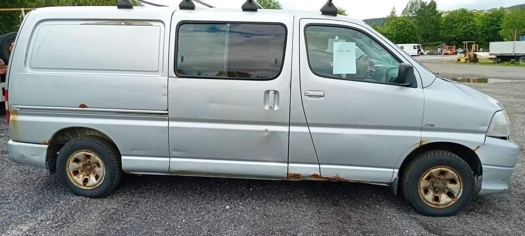 2008 Toyota Hiace 4WD og 2007 Toyota Hiace selges samlet - Car: picture 4 2008 Toyota Hiace 4WD og 2007 Toyota Hiace selges samlet - Car: picture 4