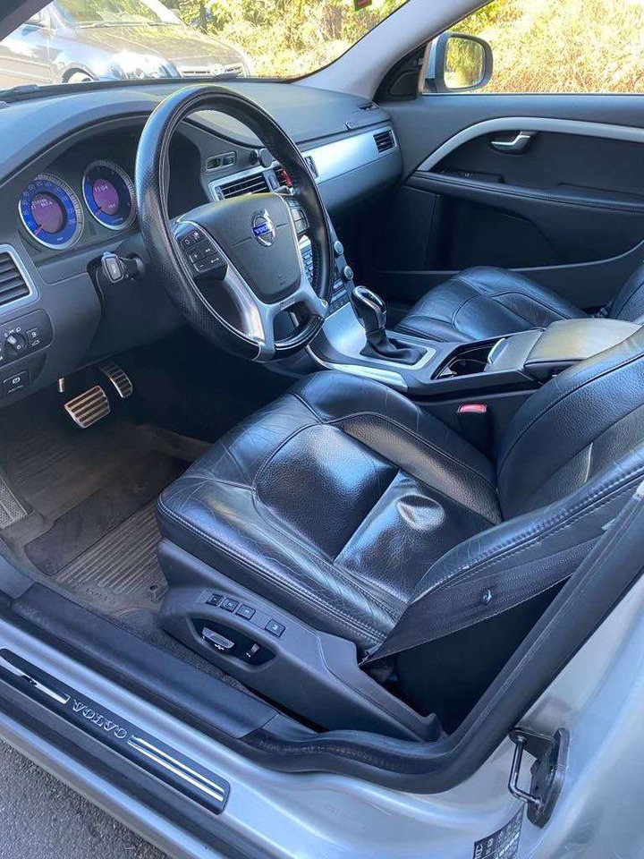 Car 2010 Volvo S80: picture 15