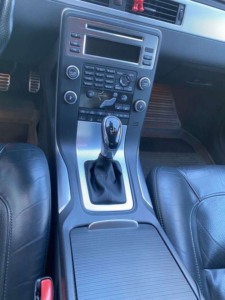 Car 2010 Volvo S80: picture 14