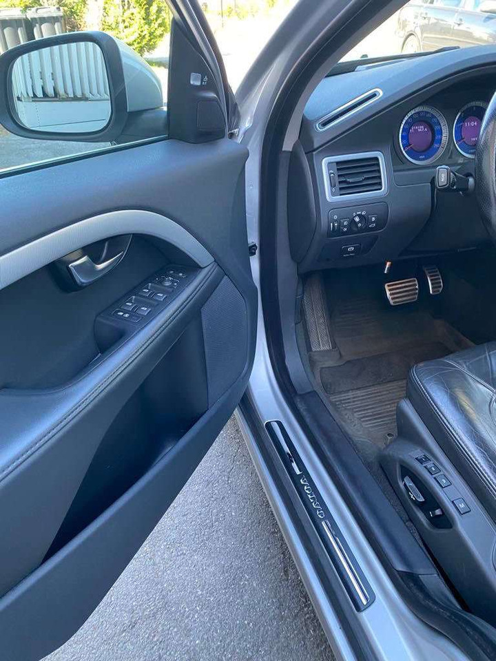 Car 2010 Volvo S80: picture 10