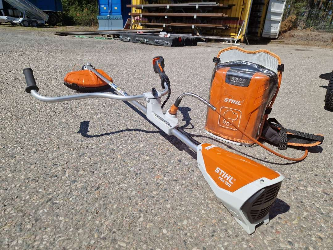 STIHL FSA 130 med AR 3000 ryggsekkbatteri – kraftig og stillegående profftrimmer - Motorcycle trailer: picture 1 STIHL FSA 130 med AR 3000 ryggsekkbatteri – kraftig og stillegående profftrimmer - Motorcycle trailer: picture 1