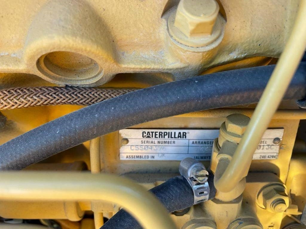 Road roller CAT CB 224 E: picture 9
