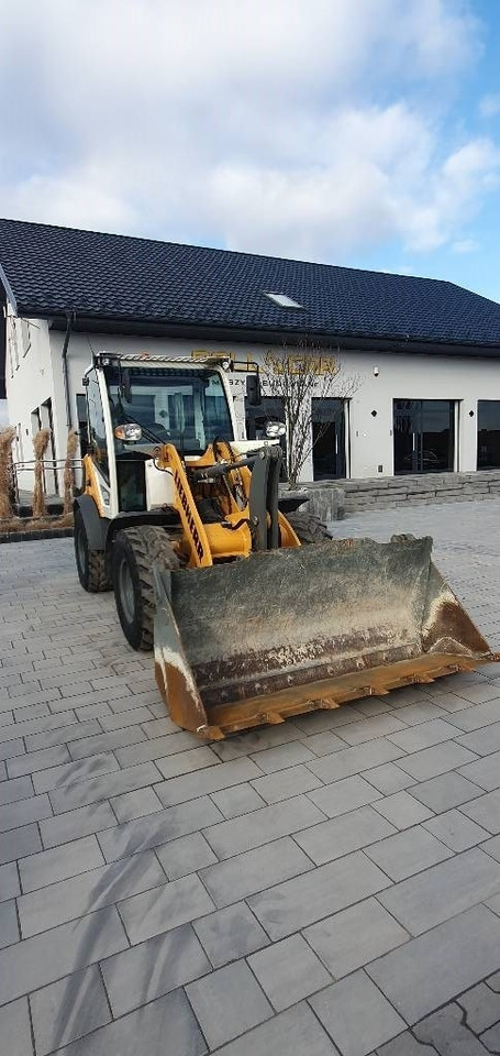 Liebherr L504C - Wheel loader: picture 1 Liebherr L504C - Wheel loader: picture 1