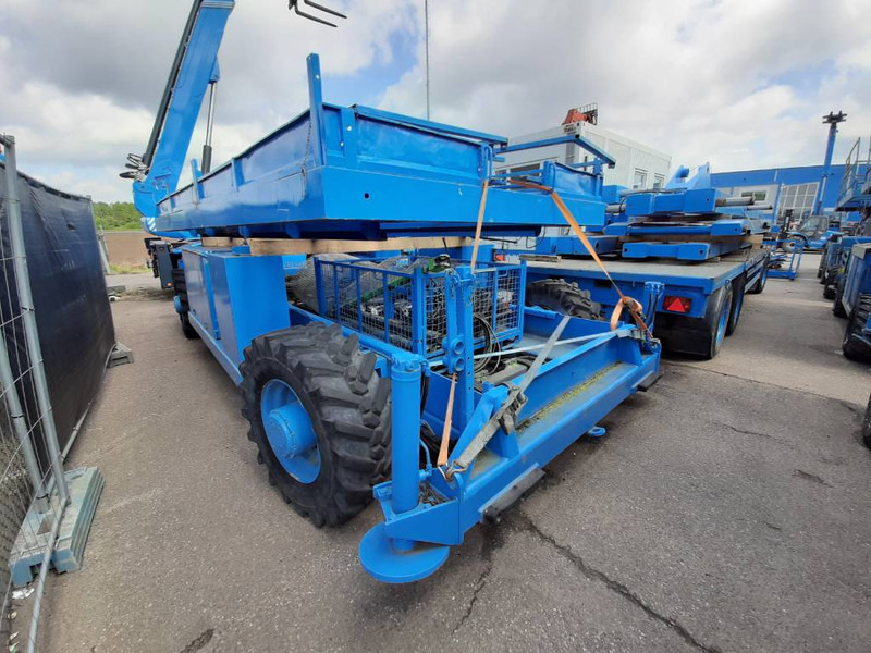 Holland lift Megastar G300 DISASSEMBLED - Scissor lift: picture 4 Holland lift Megastar G300 DISASSEMBLED - Scissor lift: picture 4