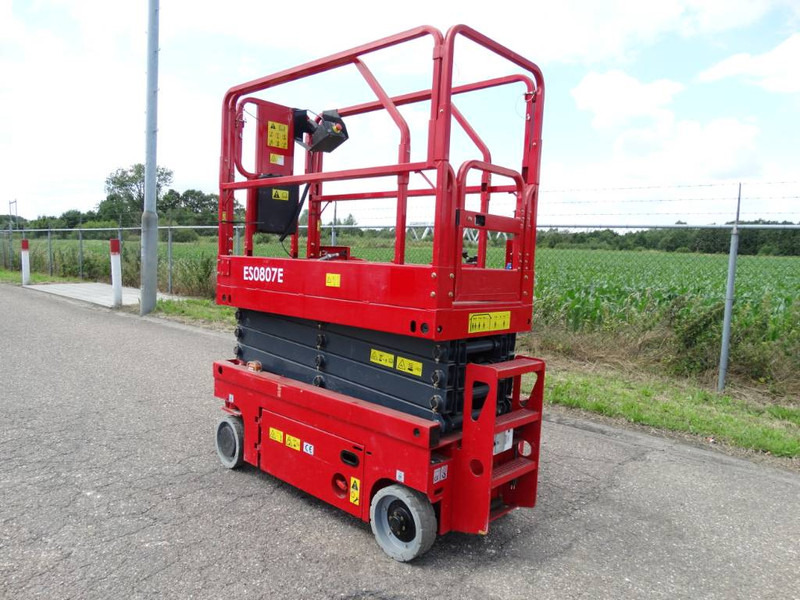 MAGNI ES0807E - Scissor lift: picture 3 MAGNI ES0807E - Scissor lift: picture 3