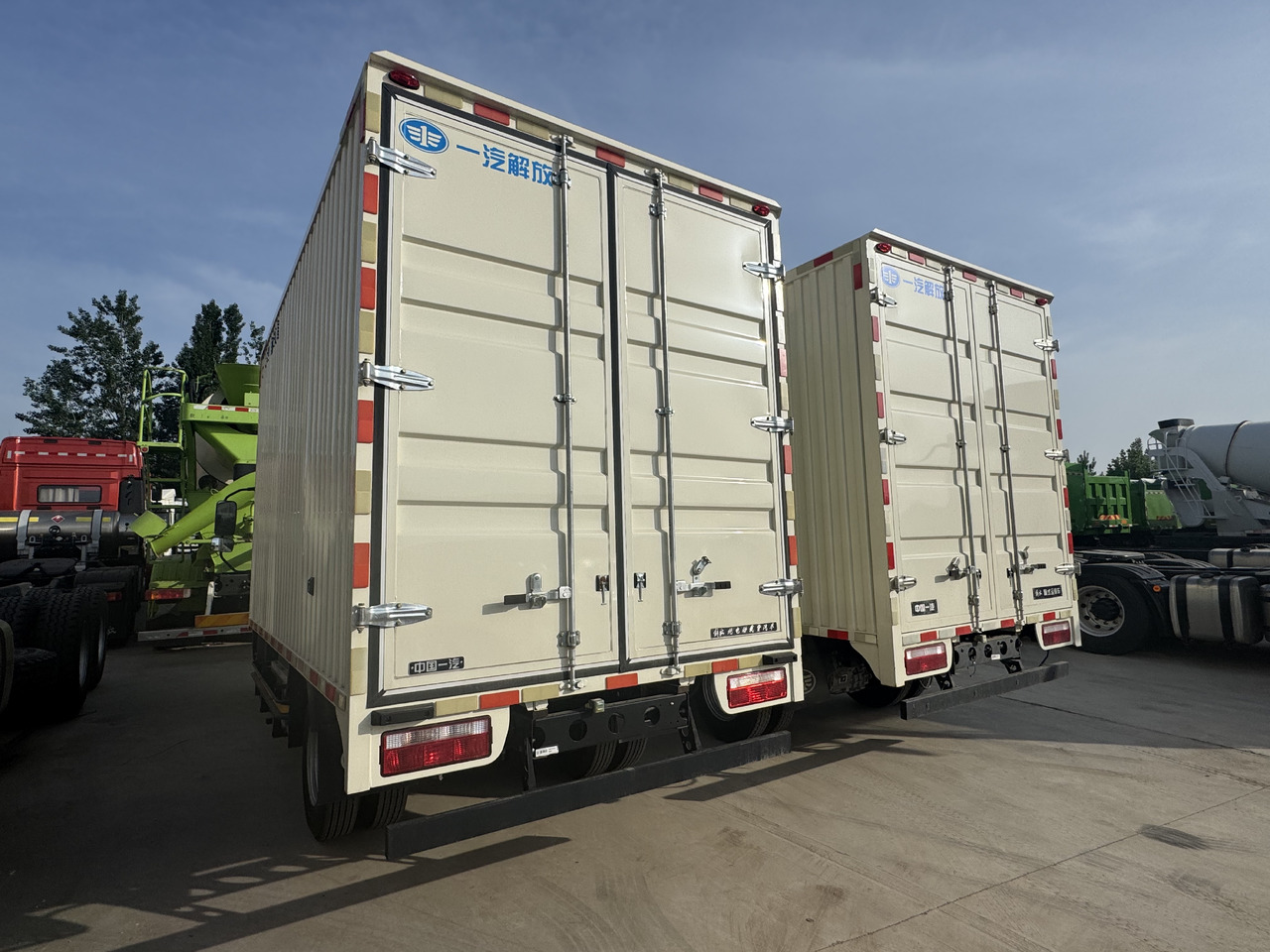 FAW - Box truck: picture 3 FAW - Box truck: picture 3