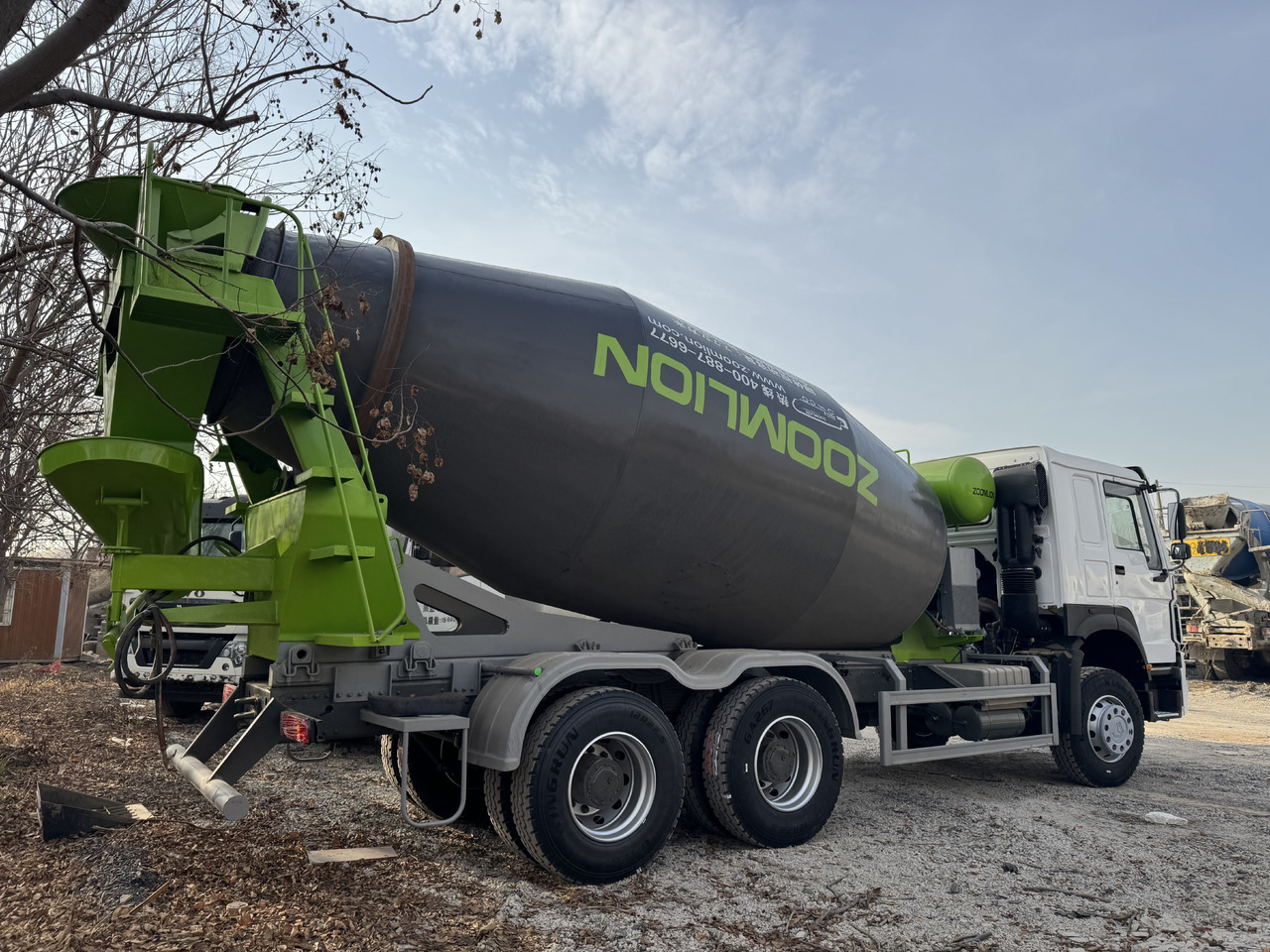 HOWO - Concrete mixer truck: picture 3 HOWO - Concrete mixer truck: picture 3