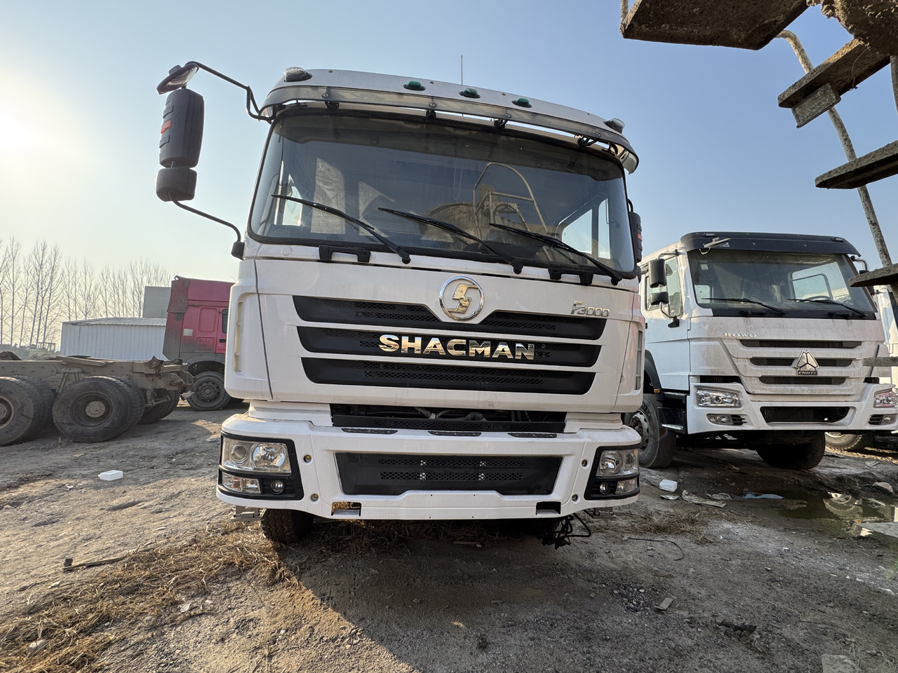SHACMAN - Concrete mixer truck: picture 3 SHACMAN - Concrete mixer truck: picture 3