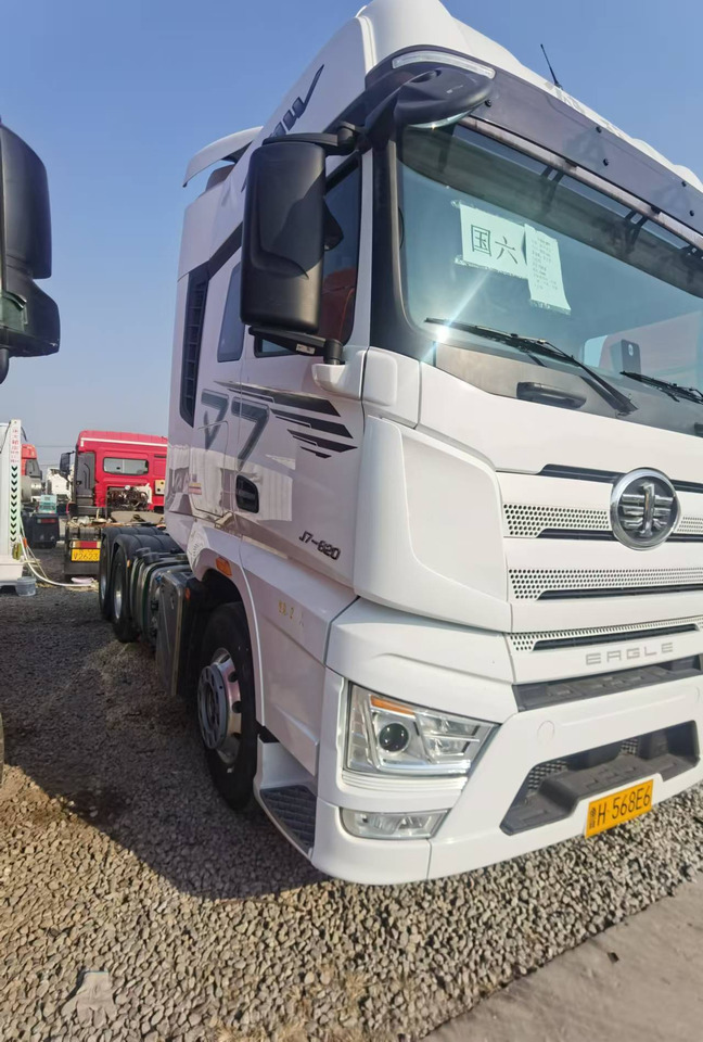 FAW J7 - Tractor unit: picture 3 FAW J7 - Tractor unit: picture 3