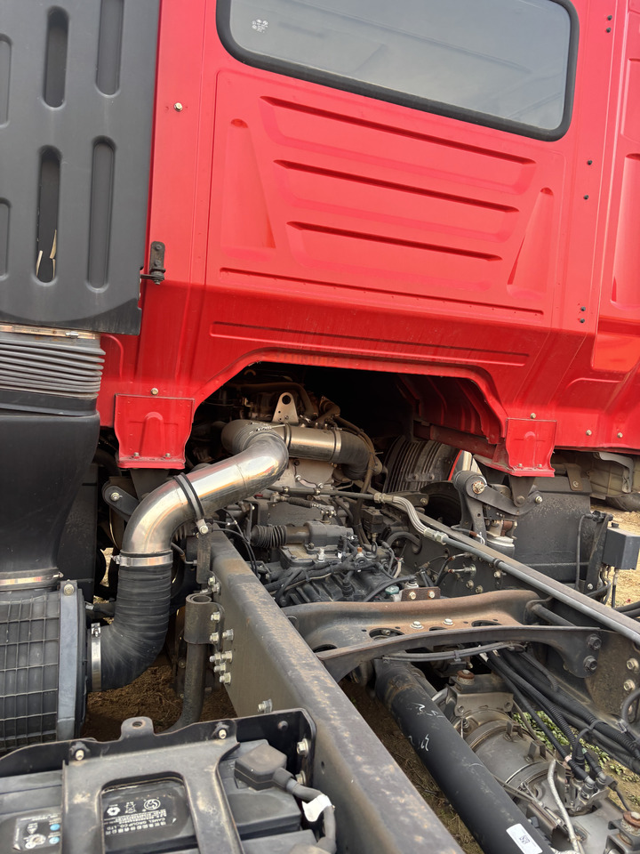 HONGYEN - Tractor unit: picture 4 HONGYEN - Tractor unit: picture 4