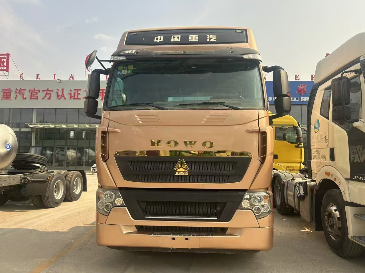 HOWO T7H - Tractor unit: picture 2 HOWO T7H - Tractor unit: picture 2