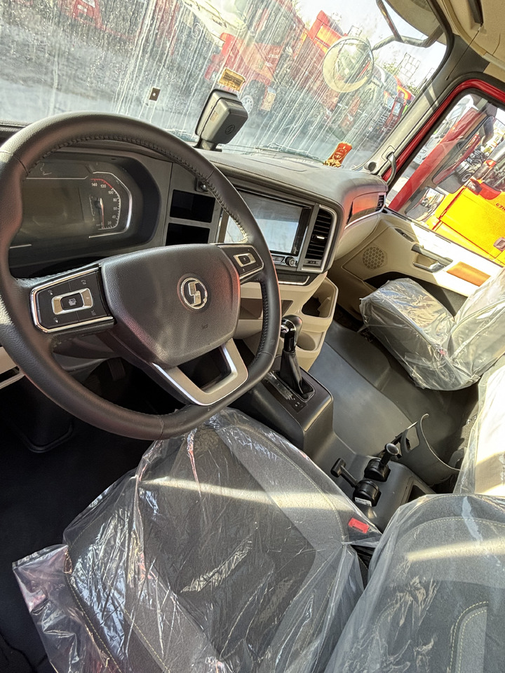 SHACMAN - Tractor unit: picture 2 SHACMAN - Tractor unit: picture 2
