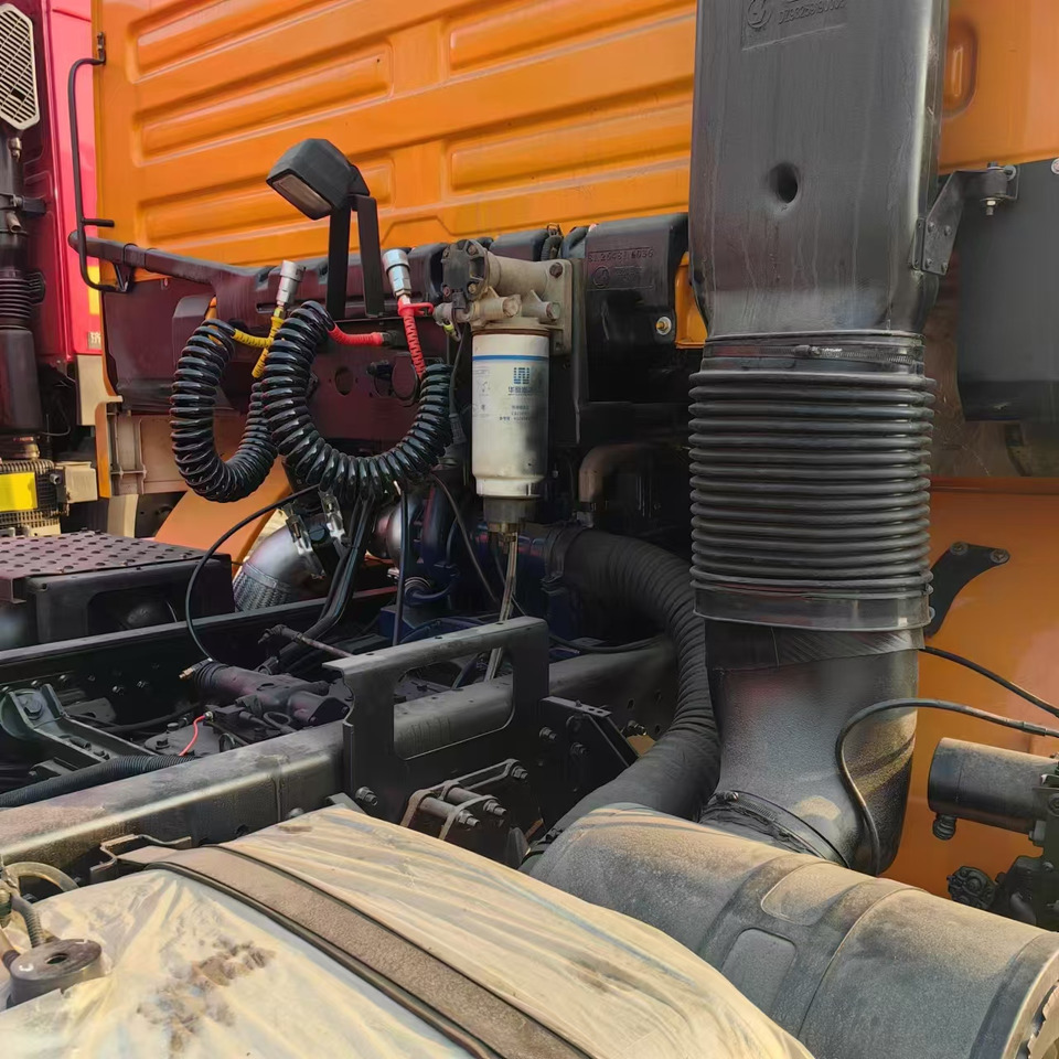 SHACMAN - Tractor unit: picture 3 SHACMAN - Tractor unit: picture 3