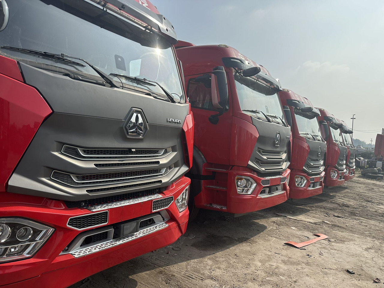 SINOTRUCK HAOHAN - Tractor unit: picture 2 SINOTRUCK HAOHAN - Tractor unit: picture 2