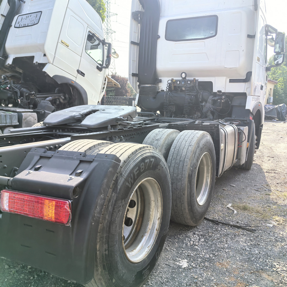 SINOTRUCK HOWO - Tractor unit: picture 5 SINOTRUCK HOWO - Tractor unit: picture 5