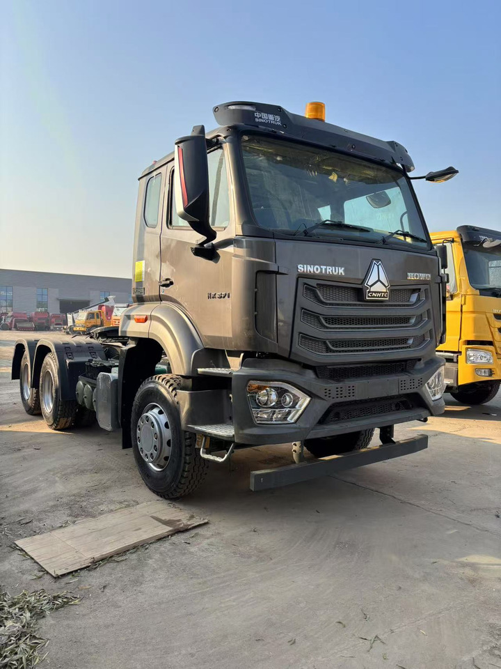 SINOTRUCK HOWO - Tractor unit: picture 1 SINOTRUCK HOWO - Tractor unit: picture 1