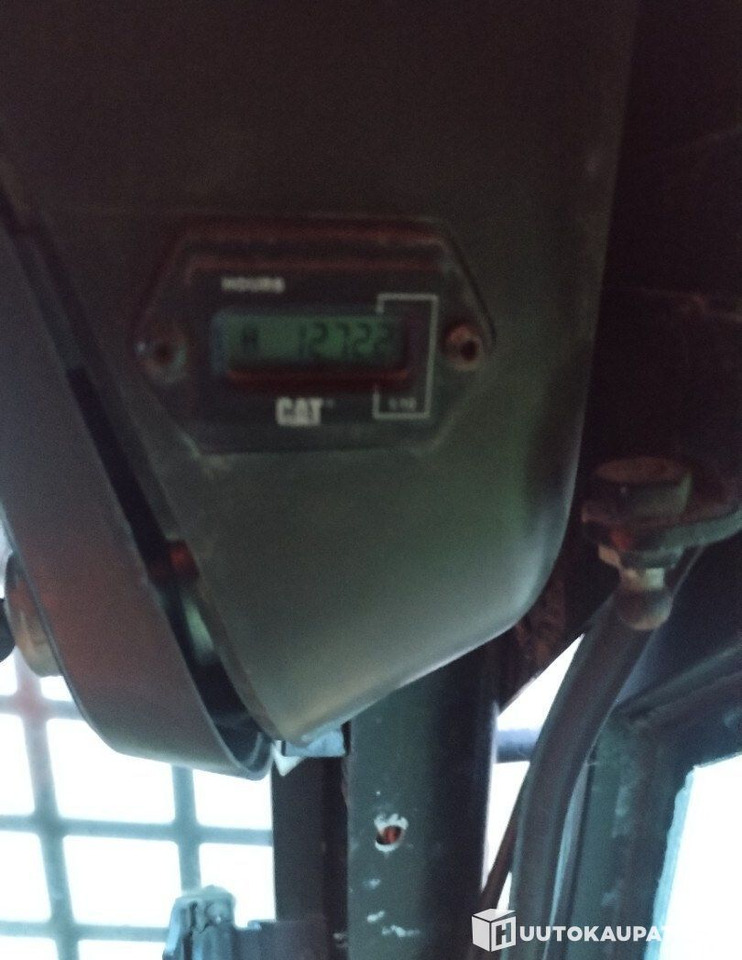 Cat 246 skid-steer loader with bucket and forks, 2002, Vihti leasing Cat 246 skid-steer loader with bucket and forks, 2002, Vihti: picture 15 Cat 246 skid-steer loader with bucket and forks, 2002, Vihti leasing Cat 246 skid-steer loader with bucket and forks, 2002, Vihti: picture 15