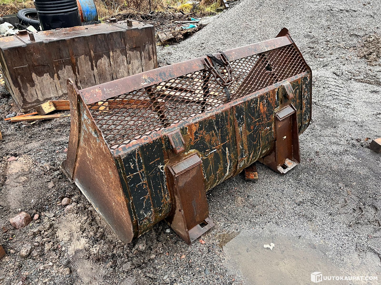 Cat 246 skid-steer loader with bucket and forks, 2002, Vihti leasing Cat 246 skid-steer loader with bucket and forks, 2002, Vihti: picture 16 Cat 246 skid-steer loader with bucket and forks, 2002, Vihti leasing Cat 246 skid-steer loader with bucket and forks, 2002, Vihti: picture 16