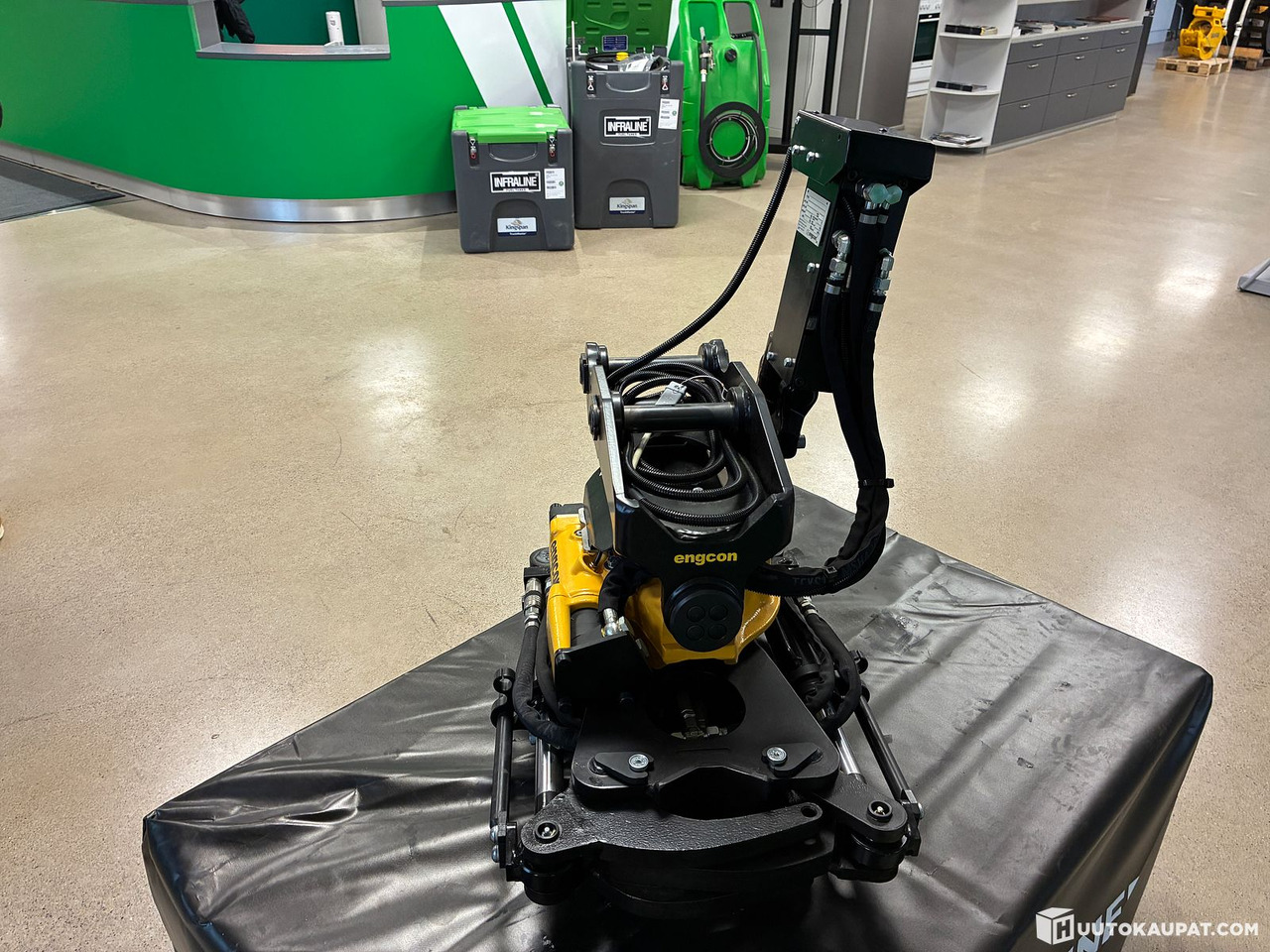 Engcon EC204 tiltrotator + grab, Lempäälä - Tiltrotator: picture 2 Engcon EC204 tiltrotator + grab, Lempäälä - Tiltrotator: picture 2