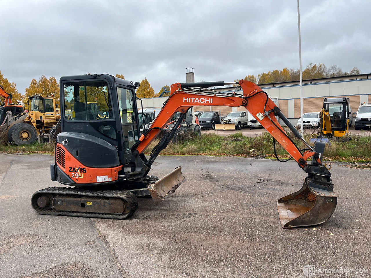 Hitachi Zaxis 29U, kaivinkone kallistajalla ja tyvitaitolla, 2014, Kouvola - Mini excavator: picture 5 Hitachi Zaxis 29U, kaivinkone kallistajalla ja tyvitaitolla, 2014, Kouvola - Mini excavator: picture 5