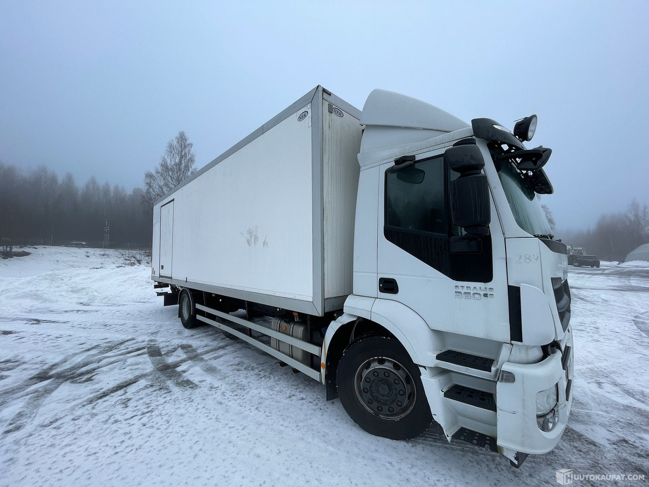 Iveco Stralis, 2015 Umpikori Kuorma-auto, Hämeenlinna - Box truck: picture 3 Iveco Stralis, 2015 Umpikori Kuorma-auto, Hämeenlinna - Box truck: picture 3