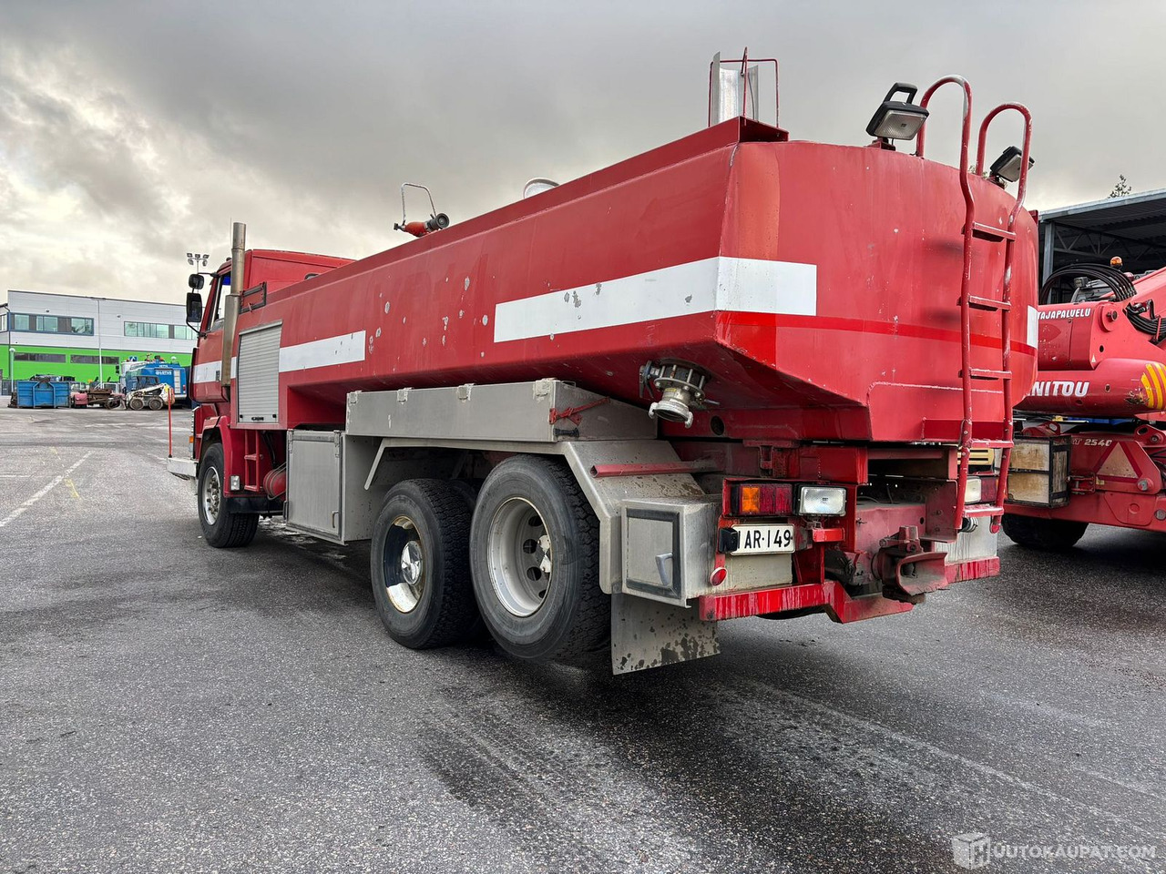Sisu säiliöauto, 1983, Vantaa - Tanker truck: picture 3 Sisu säiliöauto, 1983, Vantaa - Tanker truck: picture 3