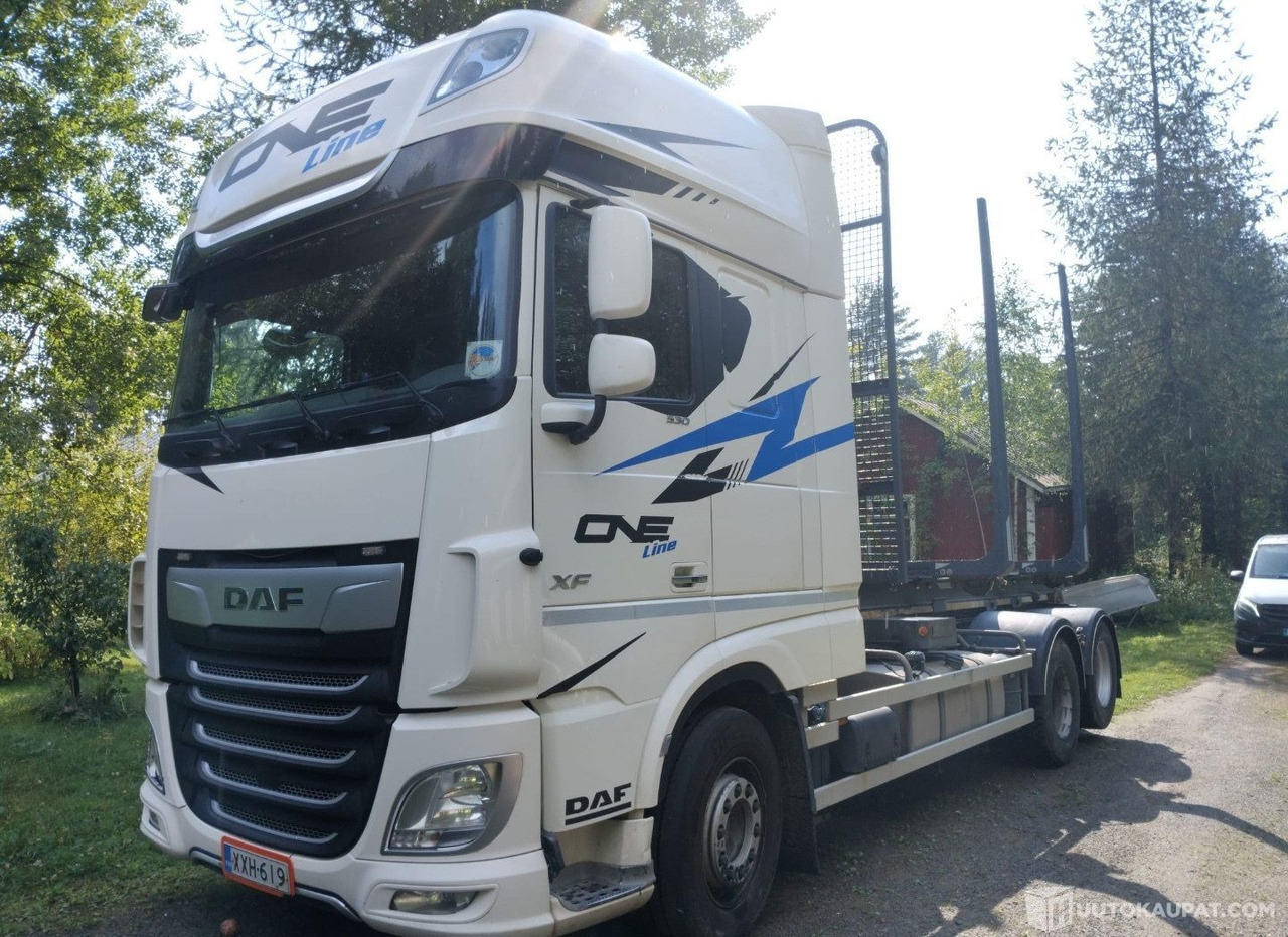 Daf XF 530, Koukkukuorma-auto tukkilavalla, 2020, Keitele - Truck: picture 1 Daf XF 530, Koukkukuorma-auto tukkilavalla, 2020, Keitele - Truck: picture 1