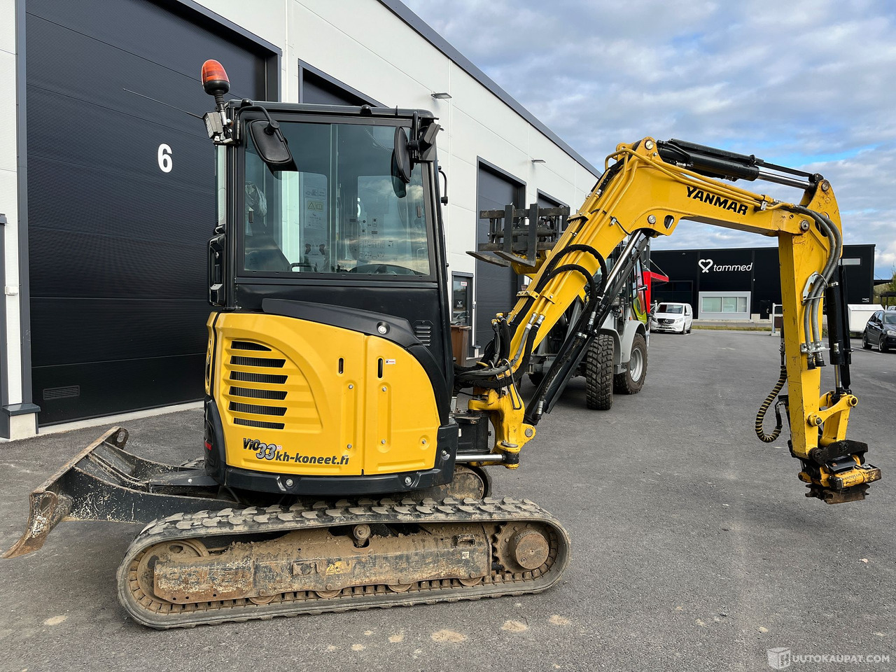Yanmar Vio33 engconilla ja 5 työlaitetta, vm.21/22, Tampere - Mini excavator: picture 2 Yanmar Vio33 engconilla ja 5 työlaitetta, vm.21/22, Tampere - Mini excavator: picture 2