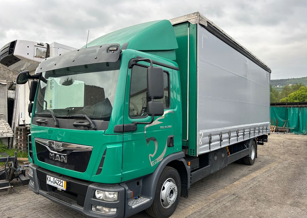 MAN TGL 12.250 6.2m AUTOMAT KLIMA z Niemiec ESP nowe opony EURO 6 / 4.75 rozstaw / zawiesie na wózek widłowy / TOP STAN / okazja nauka jazdy MOŻLIWOŚĆ DOSTOSOWANIA 12t - Curtain side truck: picture 1 MAN TGL 12.250 6.2m AUTOMAT KLIMA z Niemiec ESP nowe opony EURO 6 / 4.75 rozstaw / zawiesie na wózek widłowy / TOP STAN / okazja nauka jazdy MOŻLIWOŚĆ DOSTOSOWANIA 12t - Curtain side truck: picture 1