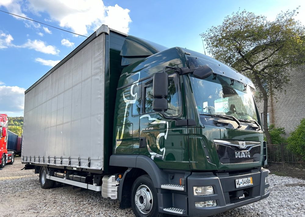MAN TGL 12.250 GLOB UNIKAT z Niemiec BDF firanka / AUTOMAT HAK / EURO 6 / BDF 7.40 wysoki / MICHELIN 80% - Curtain side truck: picture 1 MAN TGL 12.250 GLOB UNIKAT z Niemiec BDF firanka / AUTOMAT HAK / EURO 6 / BDF 7.40 wysoki / MICHELIN 80% - Curtain side truck: picture 1
