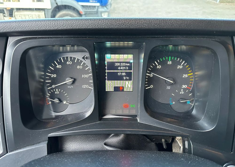 Mercedes-Benz Antos 1824 CARRIER VECTOR 1150 DRZWI + winda i drzwi boczne / 7.5m / z Holandii / KLIMA / Axor man Tgm T1000-R THERMO King - Refrigerator truck: picture 2 Mercedes-Benz Antos 1824 CARRIER VECTOR 1150 DRZWI + winda i drzwi boczne / 7.5m / z Holandii / KLIMA / Axor man Tgm T1000-R THERMO King - Refrigerator truck: picture 2