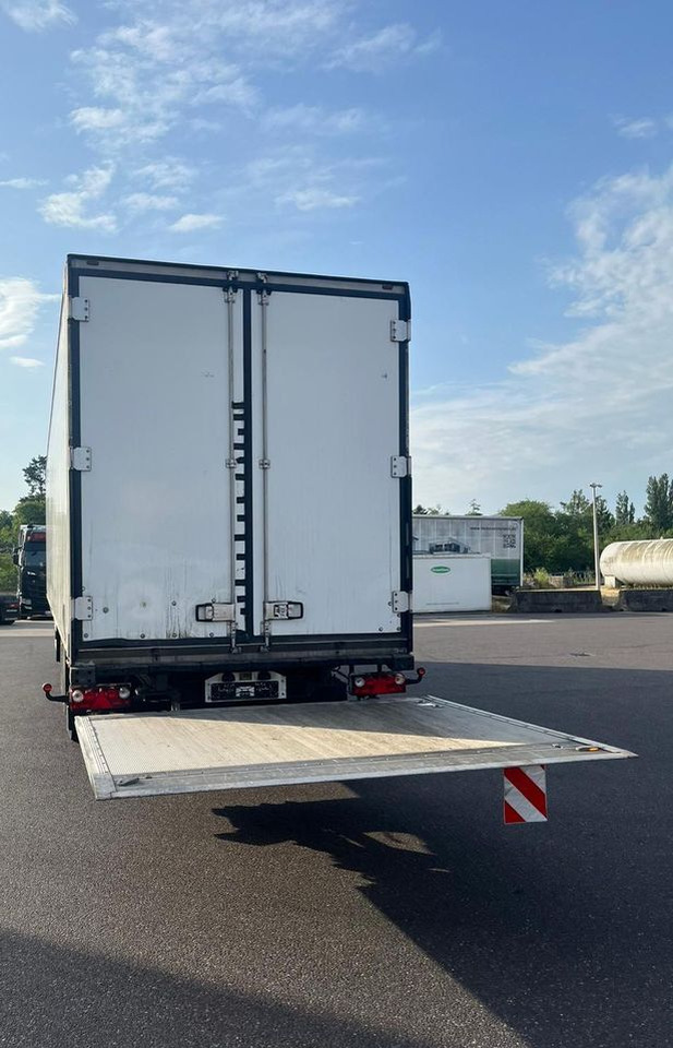 Schmitz Cargobull CARRIER MAXIMA 1300 / WINDA / DOPPEL STOCK / ŚCIANA GRODZIOWA / BELKI / PODNOSZONA OŚ / z Niemiec / TOP STAN 2011/ CARRIER CHŁODNIA CHLODNIA LODÓWKA PODWÓJNY ZAŁADUNEK PIĘTROWA - Refrigerator semi-trailer: picture 5 Schmitz Cargobull CARRIER MAXIMA 1300 / WINDA / DOPPEL STOCK / ŚCIANA GRODZIOWA / BELKI / PODNOSZONA OŚ / z Niemiec / TOP STAN 2011/ CARRIER CHŁODNIA CHLODNIA LODÓWKA PODWÓJNY ZAŁADUNEK PIĘTROWA - Refrigerator semi-trailer: picture 5