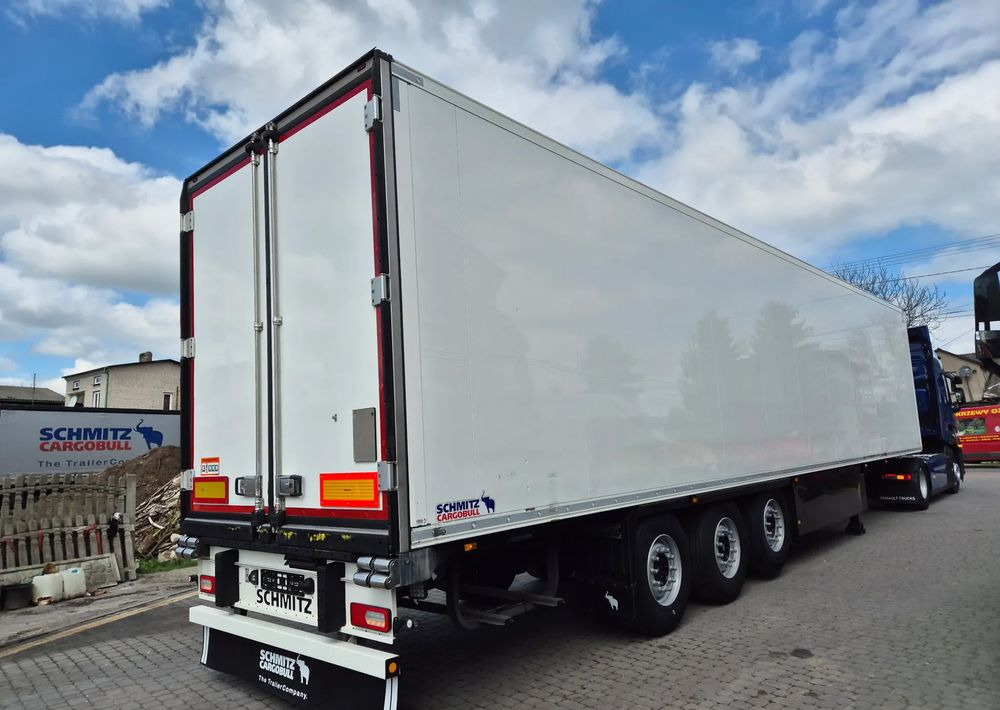 Schmitz Cargobull VECTOR 1350 DOPPEL STOCK / ŚCIANA GRODZIOWA / BELKI / PODNOSZONA OŚ / z Niemiec / TOP STAN 2018 / CARRIER CHLODNIA CHLODNIA LODÓWKA - Refrigerator semi-trailer: picture 4 Schmitz Cargobull VECTOR 1350 DOPPEL STOCK / ŚCIANA GRODZIOWA / BELKI / PODNOSZONA OŚ / z Niemiec / TOP STAN 2018 / CARRIER CHLODNIA CHLODNIA LODÓWKA - Refrigerator semi-trailer: picture 4