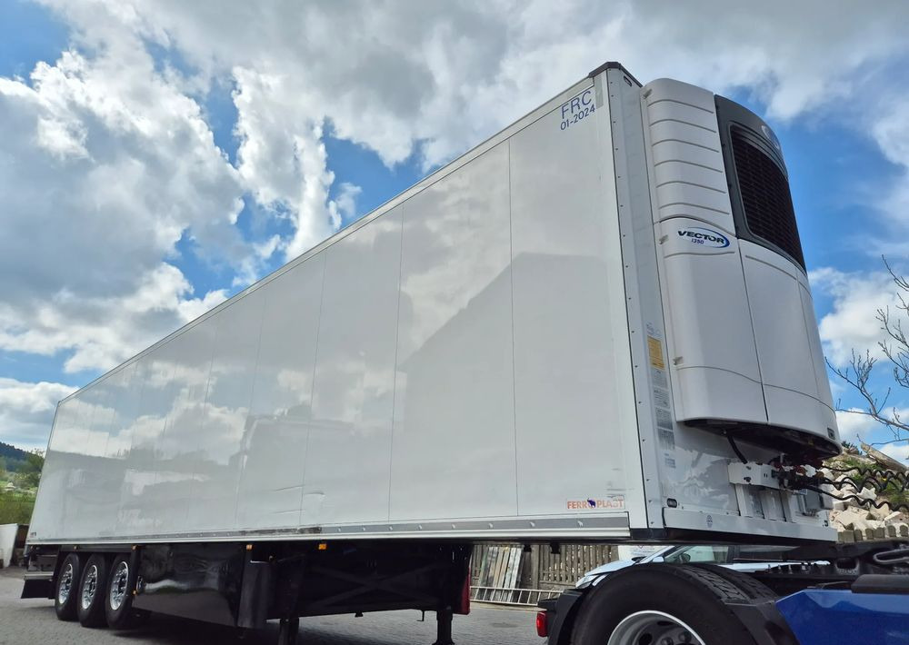 Schmitz Cargobull VECTOR 1350 DOPPEL STOCK / ŚCIANA GRODZIOWA / BELKI / PODNOSZONA OŚ / z Niemiec / TOP STAN 2018 / CARRIER CHLODNIA CHLODNIA LODÓWKA - Refrigerator semi-trailer: picture 1 Schmitz Cargobull VECTOR 1350 DOPPEL STOCK / ŚCIANA GRODZIOWA / BELKI / PODNOSZONA OŚ / z Niemiec / TOP STAN 2018 / CARRIER CHLODNIA CHLODNIA LODÓWKA - Refrigerator semi-trailer: picture 1