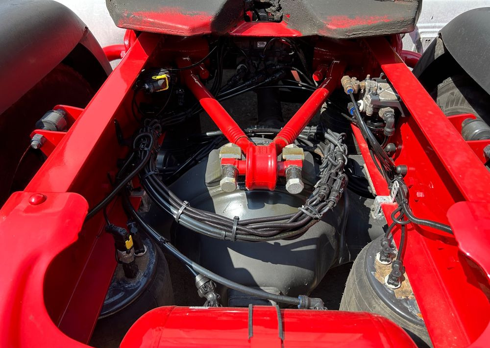 Tractor unit Scania R450 NAUKA JAZDY RETARDER STANDARD 7300kg / DOBRA POD WYWROTKĘ / KLIMA POSTOJOWA z Niemiec HYDRAULIKA: picture 17 Tractor unit Scania R450 NAUKA JAZDY RETARDER STANDARD 7300kg / DOBRA POD WYWROTKĘ / KLIMA POSTOJOWA z Niemiec HYDRAULIKA: picture 17