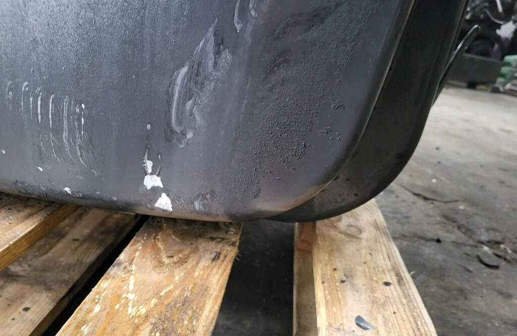 Scania 320L 1888934 Scania 320L 1888934 truck - Fuel tank for Truck: picture 2 Scania 320L 1888934 Scania 320L 1888934 truck - Fuel tank for Truck: picture 2