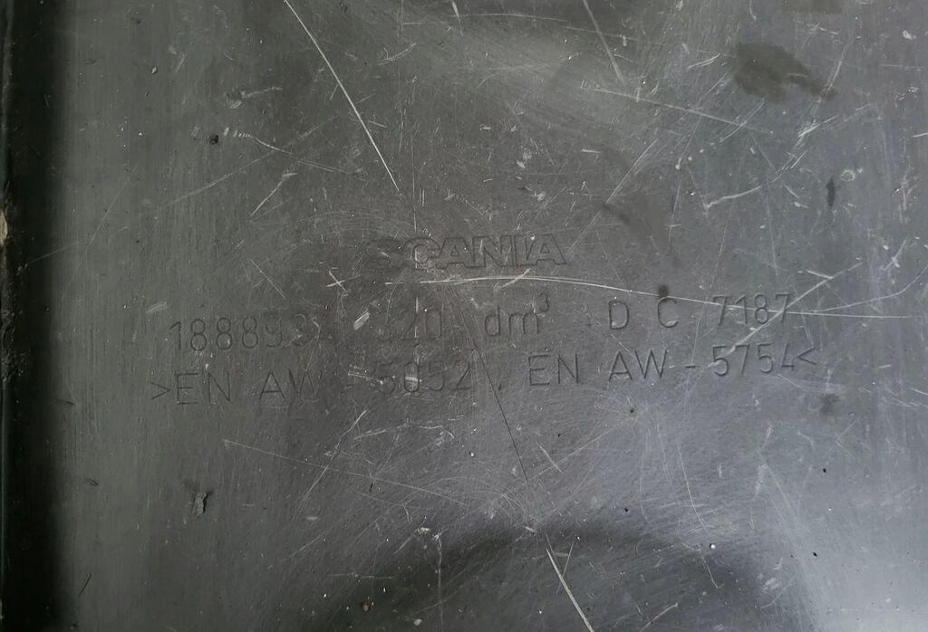 Scania 320L 1888934 Scania 320L 1888934 truck - Fuel tank for Truck: picture 5 Scania 320L 1888934 Scania 320L 1888934 truck - Fuel tank for Truck: picture 5